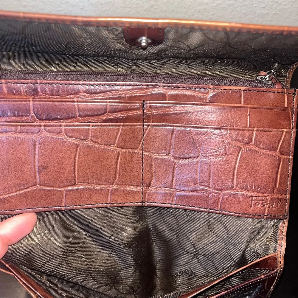 Fossil Vintage Brown Crocodile Embossed Wallet - Picture 12 of 12